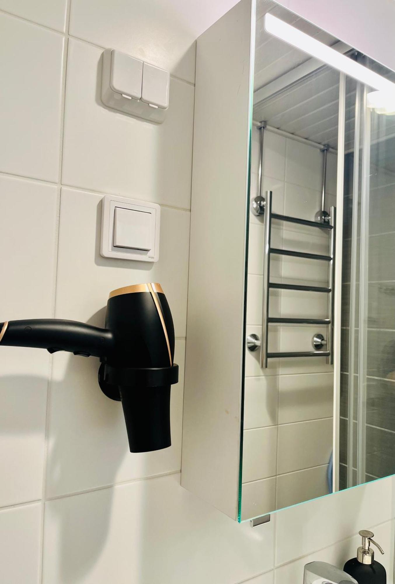 Modern Apartment Urban Tranquil, Great Location And Transport Connections เฮลซิงกิ ห้อง รูปภาพ